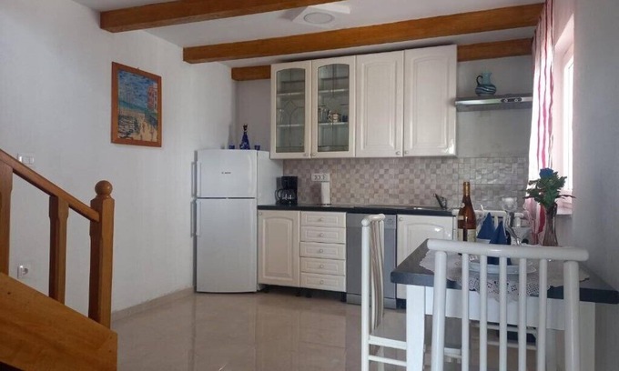 Jurdani House | Discover Kameni Biser Abalon: Pet-Friendly Retreat with Spa
