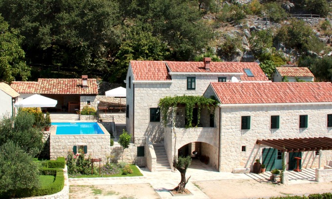 Lovorno Villa | Kameni Dvori - Family-Friendly Villa with Pool near Dubrovnik