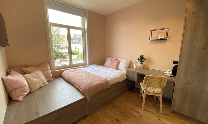 Nieuw Gent House | Comfortable Room with Private Bathroom at Maison Darnaud