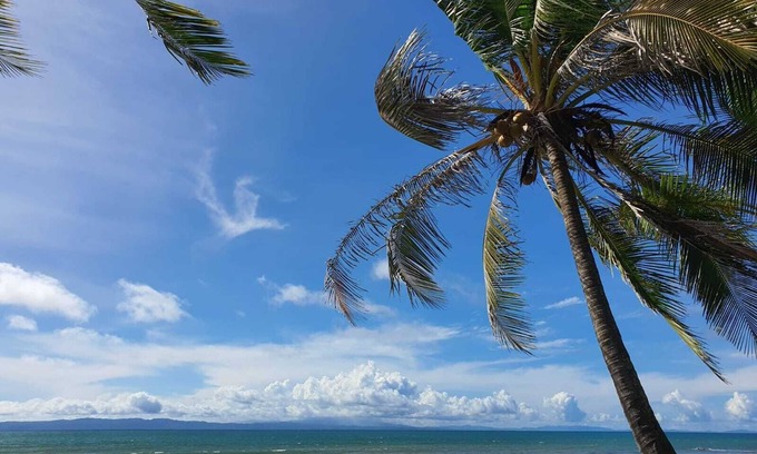 Quebrada La Gamba House | Beachside Retreat at Kami House for Families and Couples