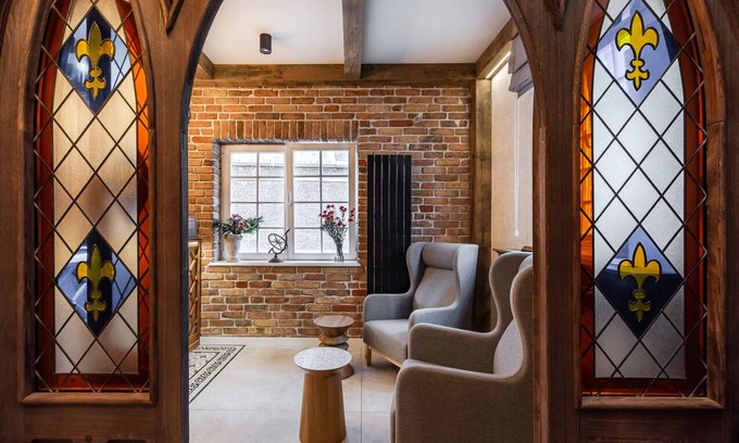 Gdansk City Center Hotel | Discover Kamienica Gotyk: Family-Friendly with Breakfast