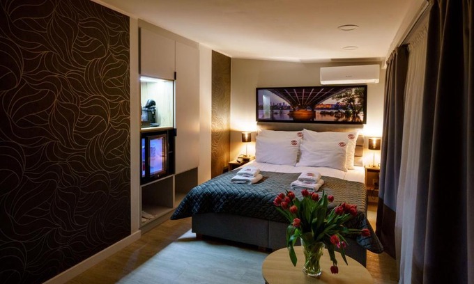 Wlochy Apartment | Kamienica no 111a: Guest Rated 9.2 with Pet-Friendly Perks