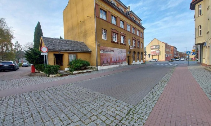 Szczecinek Apartment | Kamienica1924: Pet-Friendly Hotel with Family Amenities