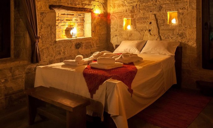 Zaros House | Experience Tranquility at Kamihis Farm House Retreat