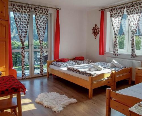 Polany House | Pet-Friendly Retreat at Kamila – Rated 9/10 by Guests