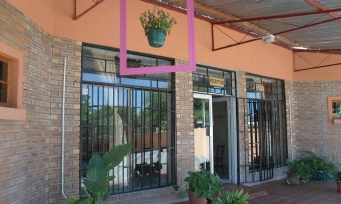 Gumare House | Budget-Friendly Kamore Guest Inn with Family Amenities