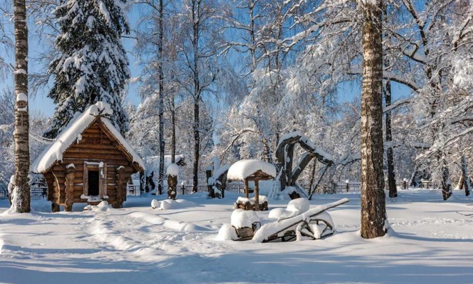 Zvenigorod Hotel | Cozy Kamorka: Relax by the Window with Family-Friendly Amenities