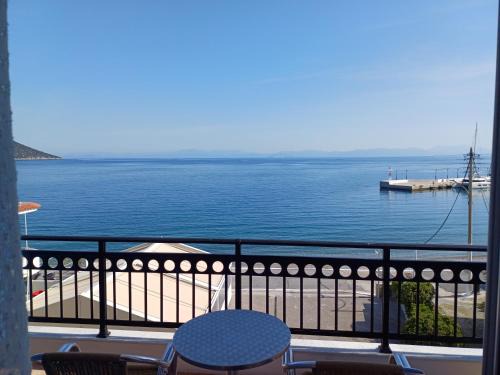 Tiros Hotel | Unforgettable Oceanfront Retreat at Kamvissis Hotel