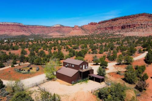 Kanab Apartment | Kanab Barn Loft House on 40 acres Pet Friendly