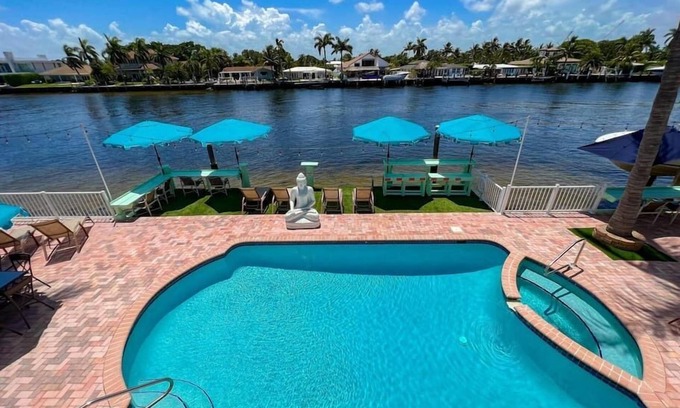 Pompano Beach Condo | Perfect Kanda Zen Apt 3: Poolside Retreat Near the Beach