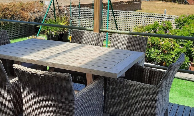 Kingscote Cottage | Pet-Friendly Kangaroo Island Accommodation with Breakfast