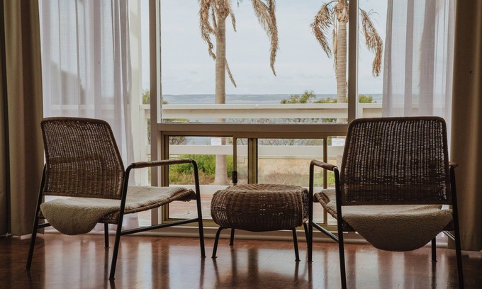 Kingscote Hotel | Relax at Kangaroo Island Seaview Motel with Family-Friendly Amenities