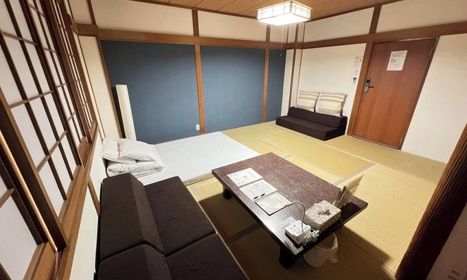 Higashinari House | Family Retreat Near Tsuruhashi Station with Kitchen & Breakfast