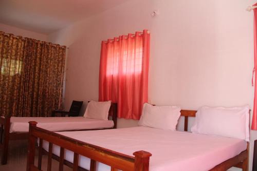 Kanthalloor House | Inviting Snow White Holiday Homes with Family-Friendly Amenities