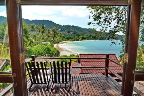 Ko Lanta Cabin | Family House: Guest Rated 10/10 with Hot Tub & Kid-Friendly Fun