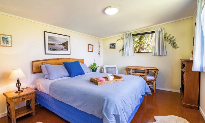 Collingwood Cabin | Escape to Kanuka Cabin - Ocean Views & Pet-Friendly Retreat
