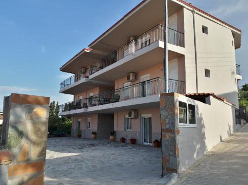 Agios Nikolaos Apartment | Oceanfront Escape at Kap's Apartment - Rated 9.7/10