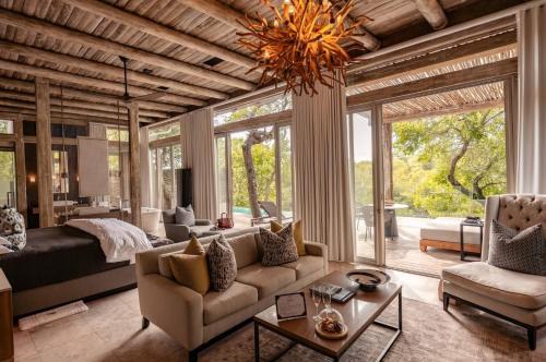 Thorny Bush Game Reserve Cabin | Exquisite Kapama Karula: Guest Rated 9.8 with Spa & Ocean Views