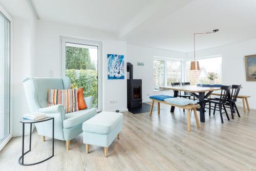 Heikendorf House | Explore Kapitaen Clausen: Family-Friendly 4-Star Retreat