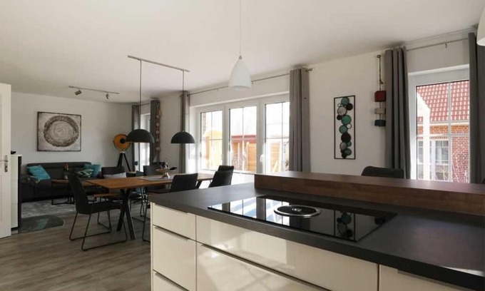 Gross Schwansee Apartment | Discover Kapitänshaus: Pet Friendly 4-Star Retreat