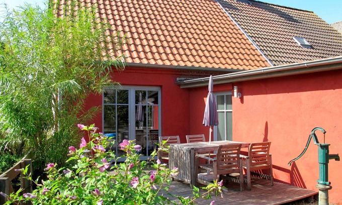 Leopoldshagen House | Kapitänshaus Leo by Interhome