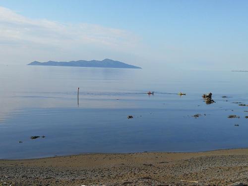 Pukerua Bay Bed & Breakfast | Kapiti Waves: Oceanfront Views and Perfect Guest Ratings