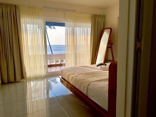 Kappad Villa | Idyllic Kappad Beach House with Oceanfront Amenities