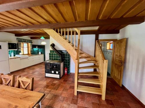 Kunzak House | Kaproun - Relax at Oceanfront Retreat with Hot Tub