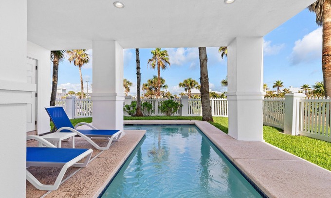The Shores House | Kar - Family-Friendly Beach House with Pool & Kitchen Amenities