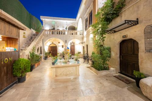 Eyyubiye Hotel | Karagül Otel: Pet-Friendly Retreat with Hot Tub & Dining