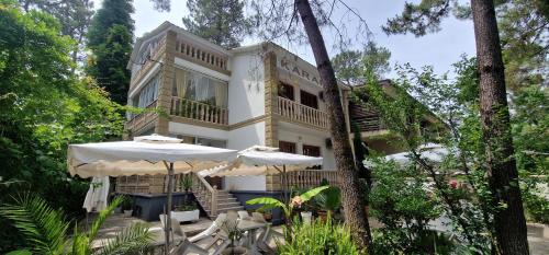 Magnetiti Hotel | Pet-Friendly Karakum Villa with Family Dining Options