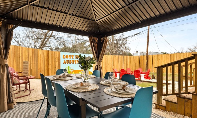 Southhampton Hills House | Karaoke~Cowgirl~Pool~Bocce~Fire Pit~15min DT Austin