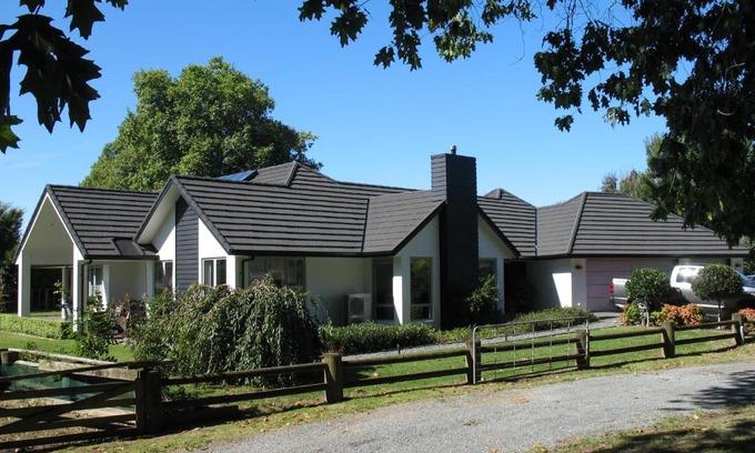 Karapiro Bed & Breakfast | Experience Karapiro Willows B & B: 4-Star Guest Favorite