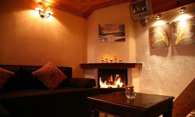 Aghios Athanasios House | Cozy Karavitis Guesthouse: Family-Friendly with Kitchen