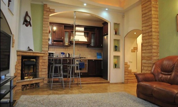 Brest Apartment | Discover Karbysheva 3-4: Pet-Friendly Retreat with Hot Tub