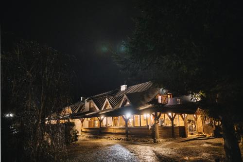 Kolesin Hotel | Karczma Taberska: Family-Friendly Retreat with Great Reviews