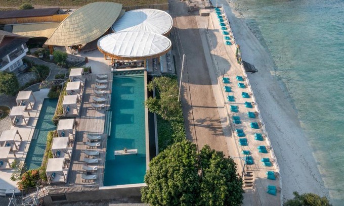 Gili Trawangan Resort | Experience Kardia Resort Gili Trawangan: Oceanfront Splendor