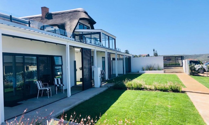 Still Bay House | Ocean View Retreat at Karee Manor: 4-Star Family Escape