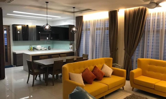 Batu Ferringhi House | Family-Friendly Retreat: Karen's Home in Penang Island