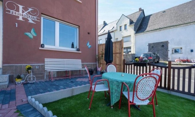 Longkamp Apartment | Cozy Karima Ferienhaus with Hot Tub & Fireplace Awaits