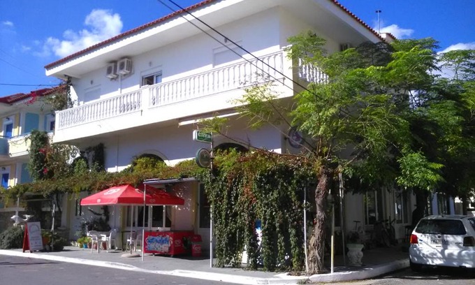Ireon House | Pet-Friendly Oceanfront Retreat at Karin & Nikos