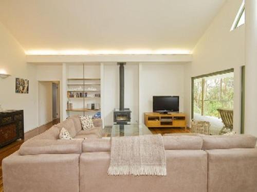 Charlotte Bay House | Convenient Karingal Retreat Near Blueys Beach