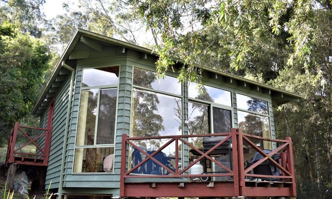 Bandon Grove Ski Chalet | Serene Karinya Home with Oceanfront Views & Pool Access
