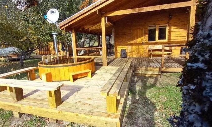 Minetue Cabin | Relax at Karkú Lodge: Pool, Hot Tub & Family Amenities