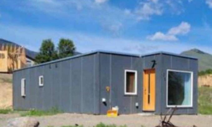 Salmon House | Guest Rated 10/10: KarKens Container Home with Spa & Hot Tub