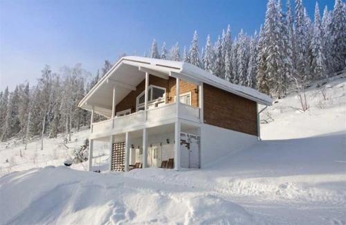 Nilsia Ski Chalet | Oceanfront Karkutahko Villas: 4-Star Family Retreat