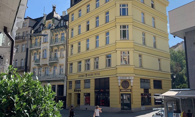 City Centre Apartment | Relax at Karlsbad Prestige: Pet-Friendly 4-Star Getaway