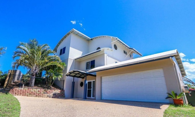 Agnes Water House | Relax at Karma Seas Holiday Home with Oceanfront Views