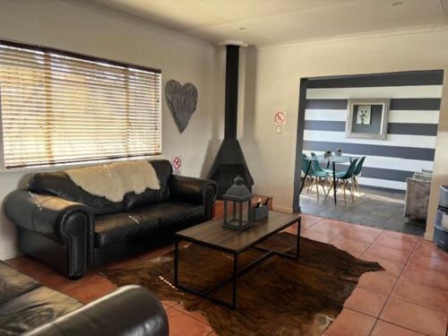 Beaufort West Apartment | Discover Karoo Heart: 4-Star Family-Friendly Retreat
