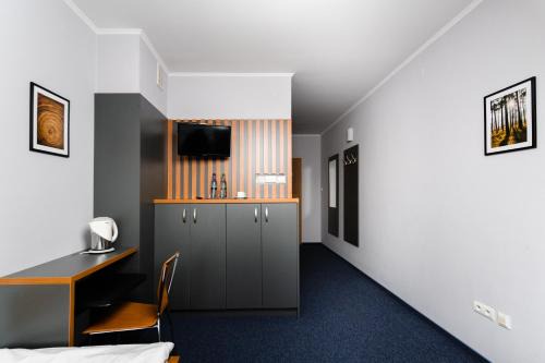Krosno Resort | Comfortable Stay at Karpackie Pokoje with Hot Tub Access